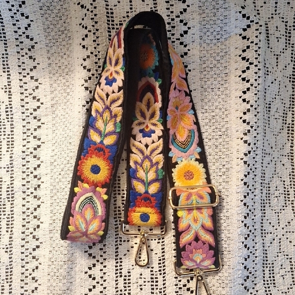 Embroidered Floral Strap - Multicolor - Picture 2 of 8